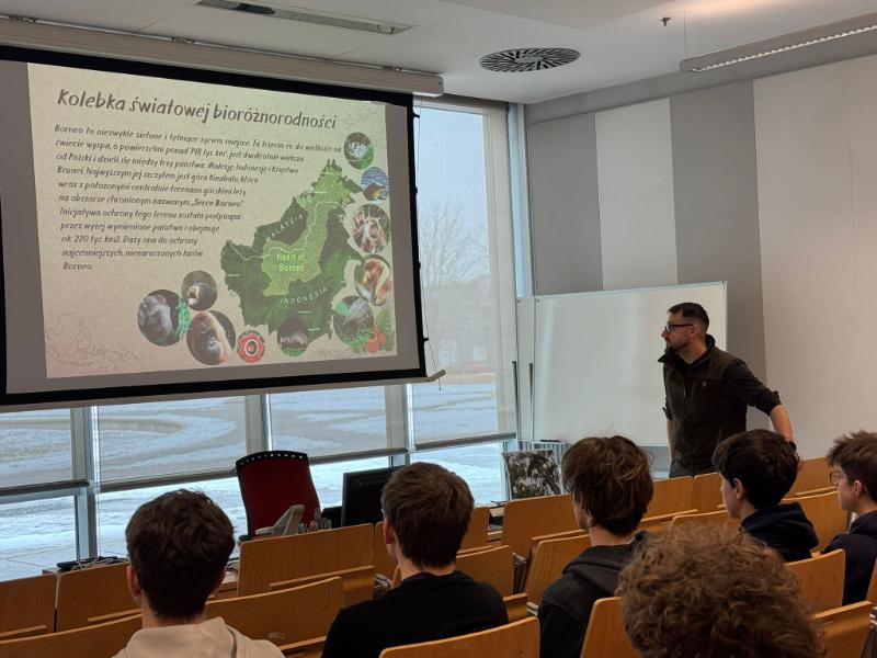 Spotkania: Pomost na Borneo - edukacja, która łączy światy (5)